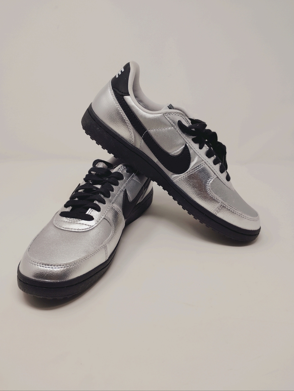 Nike Metallic Silver Low Top Sneakers Black Swoosh Women’s 10.5 New